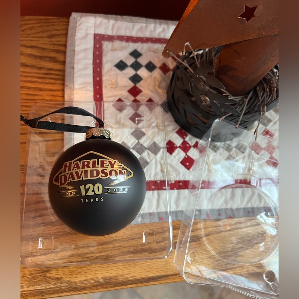HARLEY-DAVIDSON 120th ANNIVERSARY
Glass Ball Ornament - NIB!🎄
